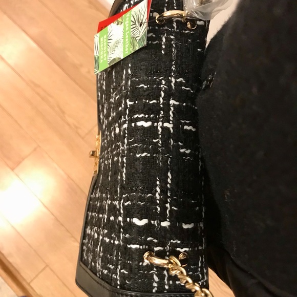 Badgley Mishka black & white tweed, vegan leather and yellow metal crossbody bag - Picture 5 of 14